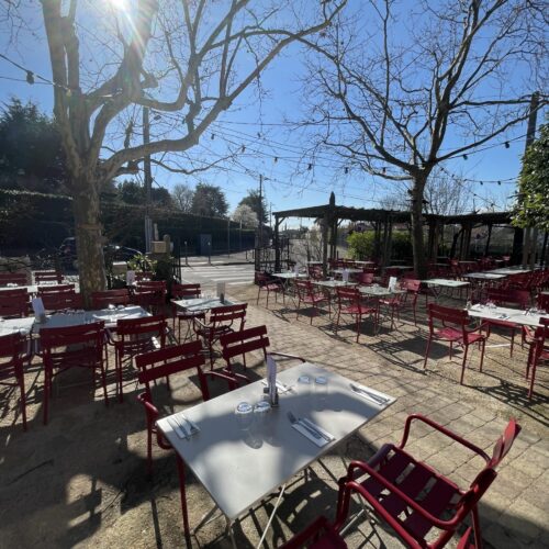 Terrasse Ensoleillée · Fenet, L'Esprit Bistrot